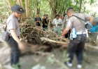 Terseret-Banjir,-Polisi-dan-Warga-Temukan-Korban-Meninggal-Dunia-Terhimpit-Akar-Pohon