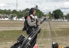 Brimob-Kelapa-Dua-Semarakkan-HUT-Kota-Kefamenanu-dengan-Atraksi-Terjun-Payung