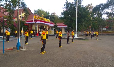 Demi-menjaga-stamina-tubuh,-Ditengah-Pandemi-Polres-TTU-melakukan-senam-rutin
