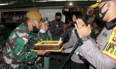 HUT-TNI-KE-75,-KAPOLRES-TTU-BERIKAN-KEJUTAN-KE-MAKO-KODIM-1618/TTU