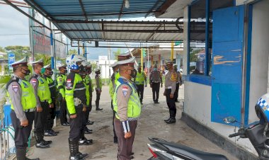 JELANG-PERAYAAN-IMLEK,-SAT-LANTAS-POLRES-TTU-HIMBAU-TERTIB-BERLALULINTAS