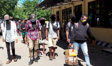 Tim-Buser-Polres-TTU-Amankan-17-TKI-Ilegal-Asal-TTU-dan-Belu