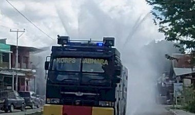 Kapolres-TTU-Pimpin-Penyemprotan-Disinfektan-di-16-Titik