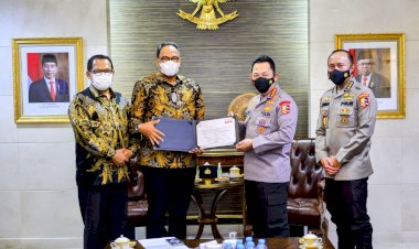 BPK-menyerahkan-Sertifikat-CSFA -kepada-Kapolri,-ini-pesan-kapolri-kepada-personil-Polri.