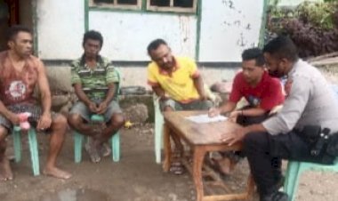 Buah-Pohon-Kelapa-Sering-Jatuh-di-Seng-Rumah,-Warga-Lapor-Bhabinkamtibmas