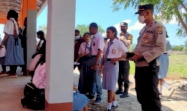 Kapolsek-Bian-Hadiri-Lomba-Antar-SMA/SMK-se-Kabupaten-TTU