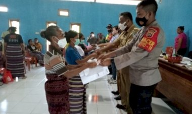 Bhabinkamtibmas-Faenake-Imbau-Penerima-BLT-Agar-Gunakan-Bantuan-Untuk-Buka-Usaha