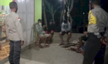 Patroli-Malam,-Anggota-Polsek-Manufui-Ajak-Warga-Ikut-Vaksin