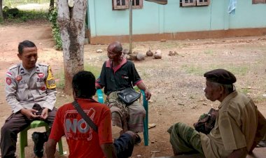 Jelang-Pilkades,-Bhabinkamtibmas-Noebaun-Ajak-Kerjasama-Warga-Jaga-Kamtibmas