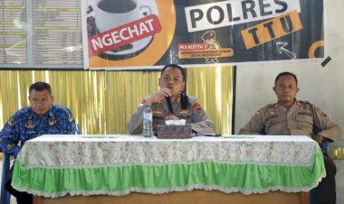 Pimpin-Jumat-Curhat-di-Desa-Letmafo,-Kapolres-TTU-:-Saya-Sangat-Cinta-Kabupaten-TTU