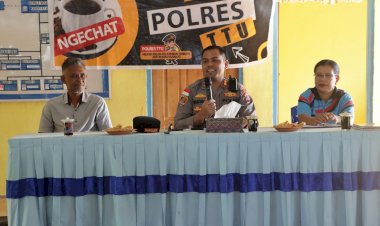 Jumat-Curhat-di-Desa-Banfanu,-Kapolres-TTU-Sampaikan-Pesan-Kamtibmas-dan-Peran-Restoratif-Justice