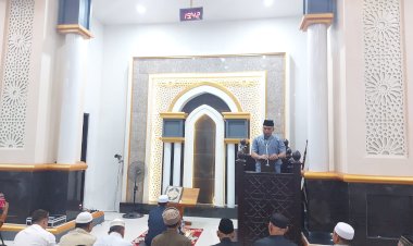 Kapolres-TTU-Beri-Kultum-Sebelum-Sholat-Tarawih-di-Masjid-Agung-Nurul-Falah