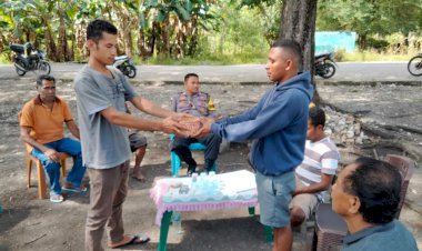 Bhabinkamtibmas-Tubuhue-dan-Lapeom-Berhasil-Selesaikan-Kasus-Pengeroyokan-Secara-Restorative-Justice