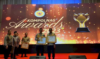 Saat-Ajang-Kompolnas-Awards-2023,-Polda-NTT-Raih-Piala-dan-Tiga-Piagam-penghargaan.