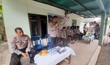 Pimpin-Jumat-Curhat-di-Kampung-Kofeu,-Kapolres-TTU-Sampaikan-Terkait-TPPO-dan-Pemilu-2024