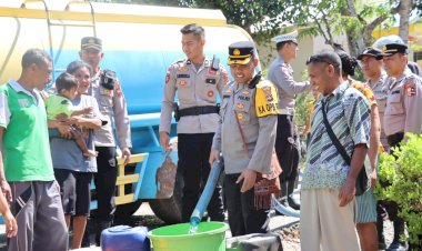 Gerak-Cepat-Polres-TTU-Bantu-Air-Bersih-dan-Pengobatan-Gratis-di-Desa-Amol