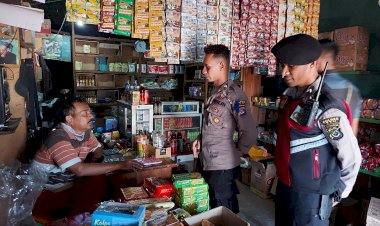 Operasi-Pekat-Jelang-Pemilu-Serentak,-Anggota-Polres-TTU-Periksa-Makanan-Kadaluarsa