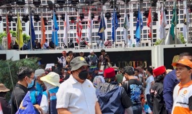 Kompolnas-Awasi-Langsung-Pengamanan-Pendaftaran-Peserta-Pemilu-2024-Hari-Pertama 