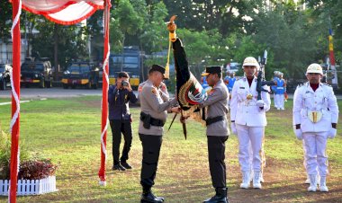 Menandai-Era-Baru-dalam-Kepemimpinan-Kapolda-NTT-Dengan-Tanda-Penyerahan-Pataka-Polda-NTT