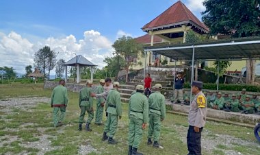 Songsong-Pemilu,-Anggota-Polsek-Jajaran-Polres-TTU-Beri-Pembekalan-Bagi-Anggota-Linmas