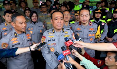 Polri-Kirim-Tim-Kemanusiaan-Bantu-Korban-Banjir-Demak