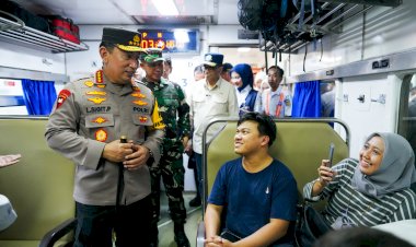 Tinjau-Stasiun-Pasar-Senen-Kapolri-Pastikan-Pemudik-Terlayani-dengan-Baik