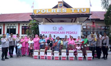 Sambut-HUT-ke-78-Bhayangkara,-Polres-TTU-Salurkan-Bantuan-untuk-Pensiunan-Polri/PNS-Polri,-Warakawuri,-Stunting-dan-Kaum-Disabilitas