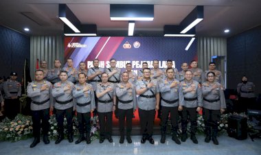 Pimpin-Sertijab,-Irjen.-Pol.-Sandi-Tekankan-Humas-Fungsi-Utama-Polri