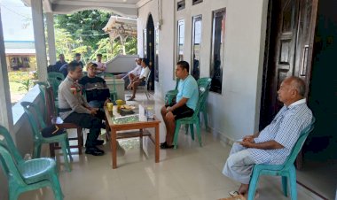 Kapolsek-Miomaffo-Timur-Jalin-Silaturahmi-dengan-Pastor-Paroki-Tunbaba,-Bahas-Kamtibmas-dan-Antisipasi-Cuaca-Ekstrim.