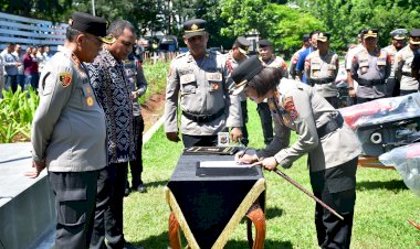 Bantuan-Traktor,-Dorong-Produktivitas-Pertanian;-Kapolda-NTT-