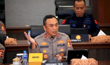 Kapolri-Berikan-Pelayanan-Kesehatan-Gratis-Bagi-Ribuan-Orang-Hari-Ini
