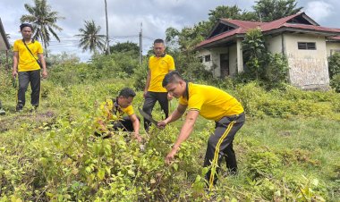 Wujudkan-Lingkungan-Sehat,-Personel-Polres-TTU-Gelar-Aksi-'Kurve'-di-Klinik-Bhayangkara