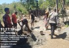 Wujud-Nyata-Polri-Hadir-untuk-Rakyat:-Bhabinkamtibmas-Desa-Benus-Turun-Tangan-Bantu-Warga-Bangun-Pondasi-Rumah