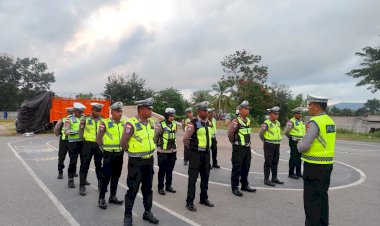 Tingkatkan-Disiplin-dan-semangat-kerja,-Satlantas-Polres-TTU-Gelar-Apel-Persiapan-Gatur-Pagi