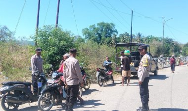 Cegah-Gangguan-Kamtibmas,-Polsek-Noemuti-Tingkatkan-Patroli-Cipta-Kondisi-Di-Pasar-Mingguan-Kote