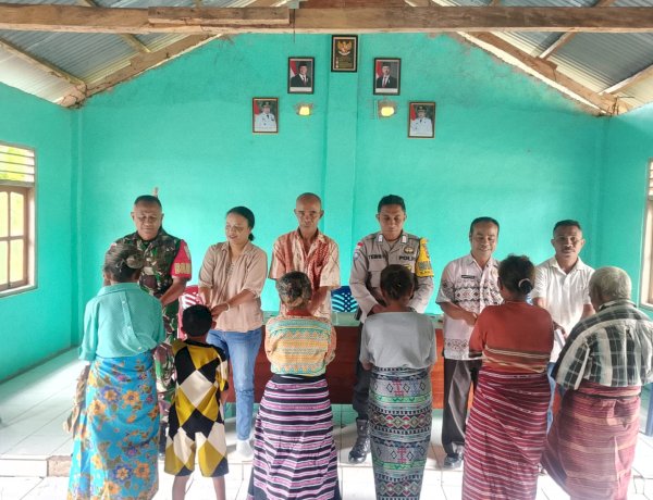 Pengawalan BLT-DD di Teba Timur, Bhabinkamtibmas Pastikan Penyaluran Aman dan Tepat Sasaran