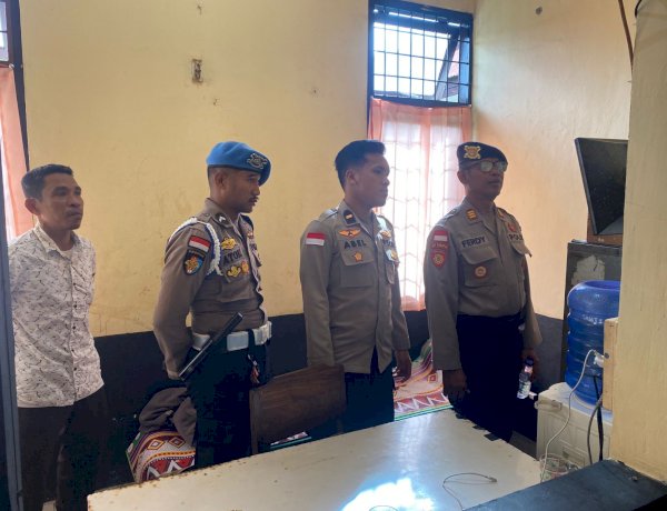 Perketat-Pengawasan,-Pawas-Polres-TTU-Pimpin-Pengecekan-Ruang-Tahanan-Demi-Pastikan-Keamanan-dan-Penegakan-SOP