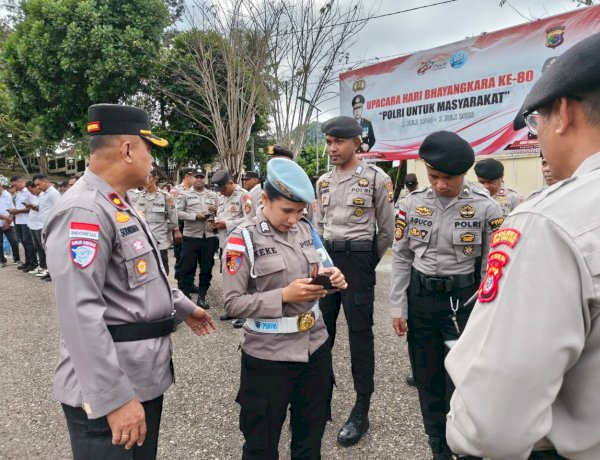 Komitmen Disiplin di Polres TTU: Wakapolres dan Propam Cek 'Judol' serta Kerapian Personel