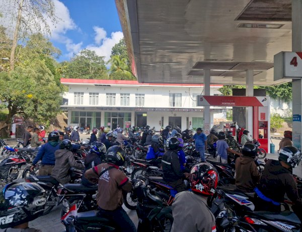 Menindak Lanjuti Laporan Pengaduan Masyarkat, Polres TTU Tertibkan Antrean dan Praktik Pengisian BBM Berulang di SPBU.
