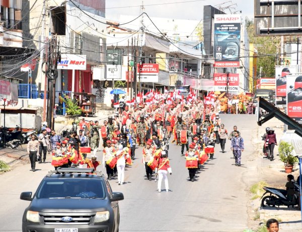 Kapolda NTT Hadiri Pawai Pembangunan 2026, 69 Tim Tampilkan Wajah Keberagaman NTT
