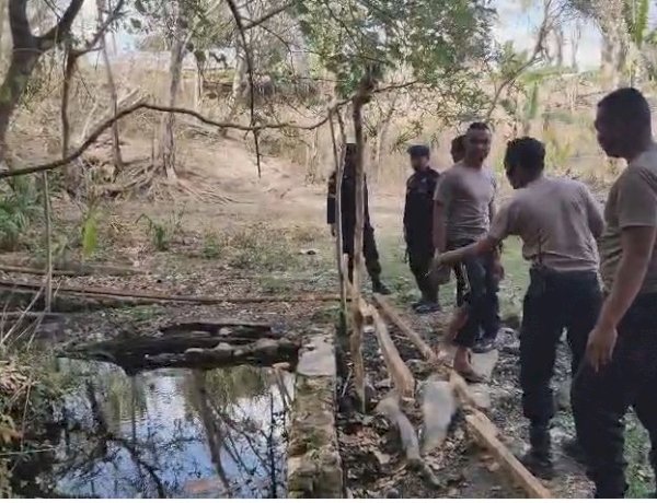 Cegah Korban Tenggelam Terulang, Polri dan Warga Gotong Royong Pagari Cekdam Oetfo Sainoni
