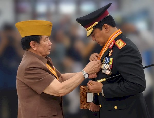 Terima Bintang Kehormatan LVRI, Kapolda NTT: Ini Amanah untuk Terus Memupuk Nasionalisme dan Persaudaraan