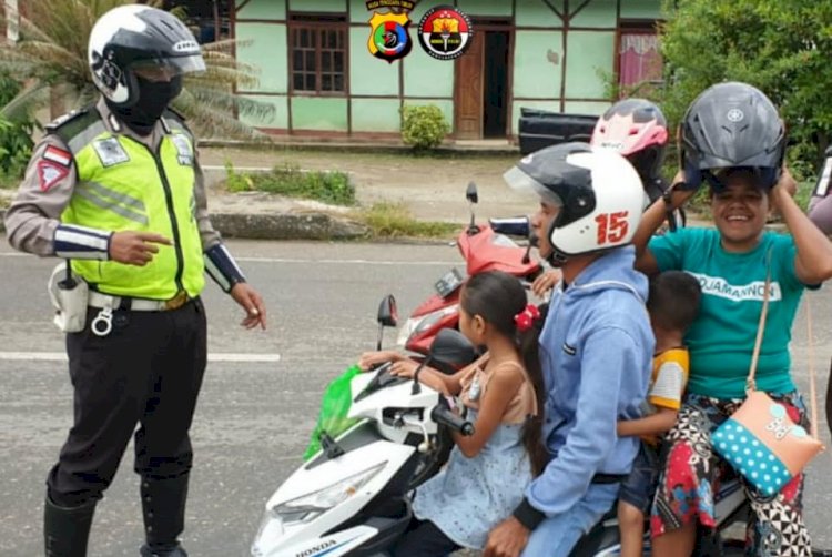 Sat Lantas Polres TTU Gencar Ingatkan Pengendara pakai masker