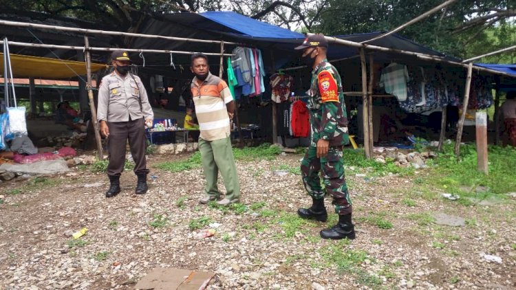 Polsek Biboki Utara Gelar Giat Himbauan Covid 19 Di Pasar Rakyat Ingggureo,  Desa Tualene