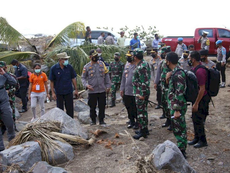 Tinjau NTT, Panglima bersama Kapolri Fokuskan Evakuasi Korban dan Kirim Bantuan