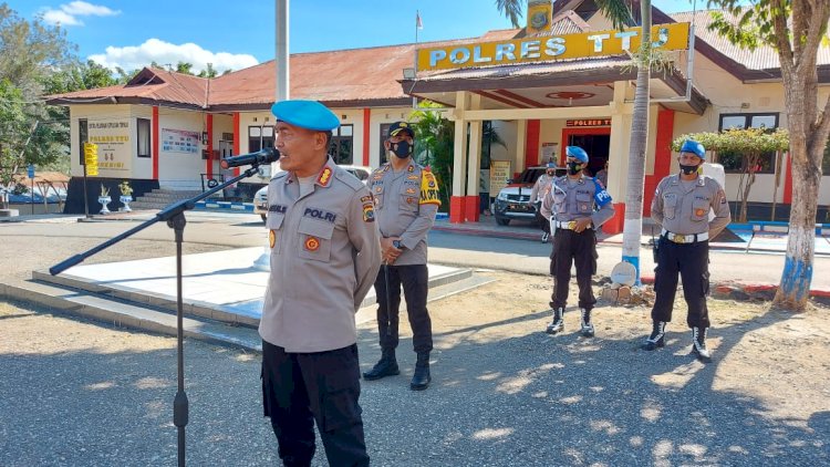 Kunjungi Polres TTU, Kabid Propam Polda NTT : Marilah Isi Kehidupan dengan Berbuat Baik