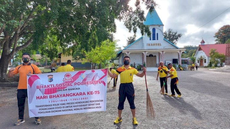 Polres TTU Bersihkan Empat Rumah Ibadah