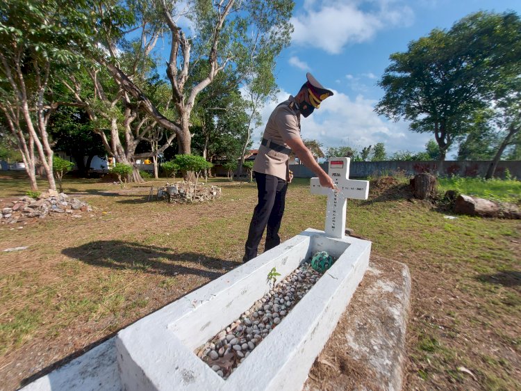 Polres TTU Ziarah ke TMP Cendana Loka