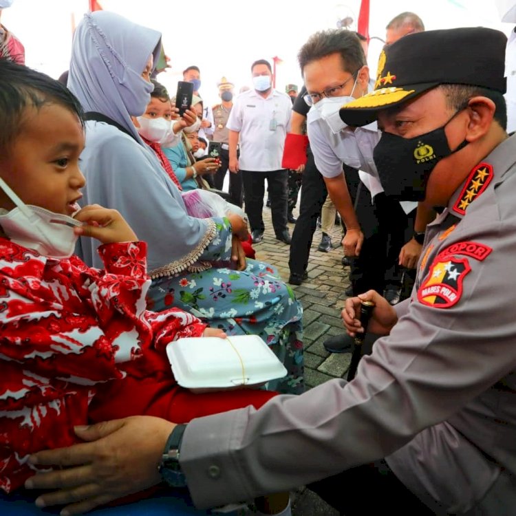 Cegah Omicron Terus Meningkat, Kapolri untuk segera mengikuti vaksinasi dosis ketiga atau booster.