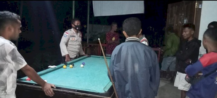 Polsek Manufui Rutin Patroli PPKM Malam